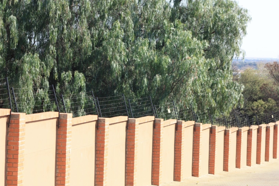 2 Bedroom Property for Sale in Langenhovenpark Free State